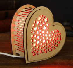 Соляной светильник Сердце, с кристаллами соли, деревянный декор