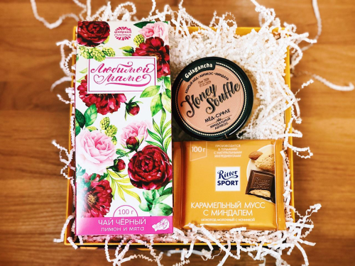 Изображение Подарочный набор маме: чай, мед суфле, шоколад