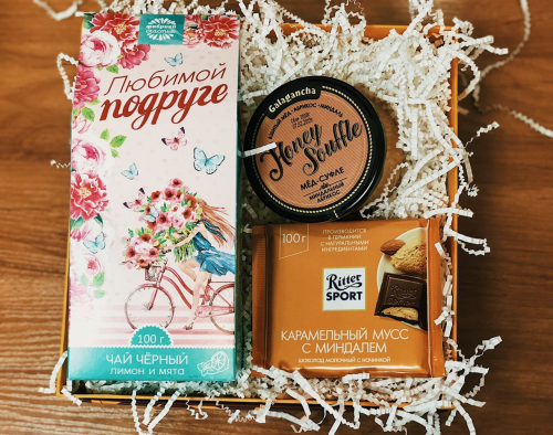 Изображение Набор любимой подруге: чай, мёд суфле и шоколад