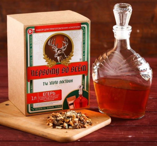 Изображение Подарочный набор для приготовления алкоголя "Егерь": набор трав и специй и бутылка