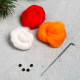 Изображение Игрушка из шерсти Снеговик с ёлочным шаром