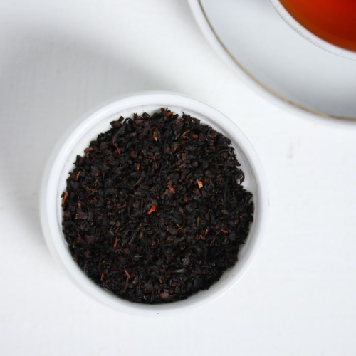 Изображение Подарочный набор С 8 Марта: чай чёрный 50 г, молочный шоколад 85 г