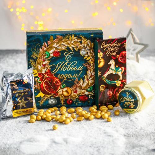 Изображение Подарочный набор Волшебства: чай, шоколад с клюквой, крем-мёд хлопковый, арахис в глазури
