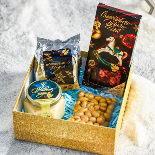 Изображение Подарочный набор Волшебства: чай, шоколад с клюквой, крем-мёд хлопковый, арахис в глазури