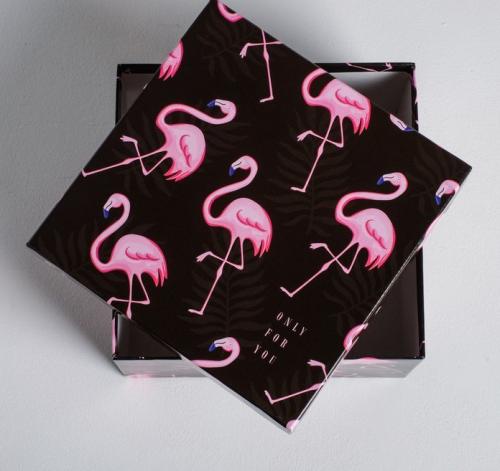Изображение Коробка подарочная квадратная Фламинго, 18x18x9.5 см