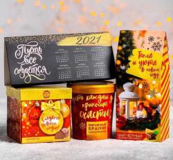 Набор в коробке «С Новым годом»: шоколадные конфеты, печенье брауни, чай чёрный календарь