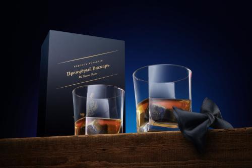 Изображение Набор Премудрый вискарь: стаканы для виски, камни для виски, галстук и открытка