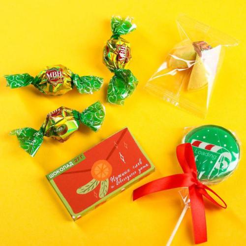 Изображение Подарочный набор Новый год: шоколад, печенье, леденец, конфеты