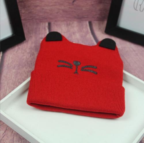 Изображение Детская красная шапка Котик с ушками